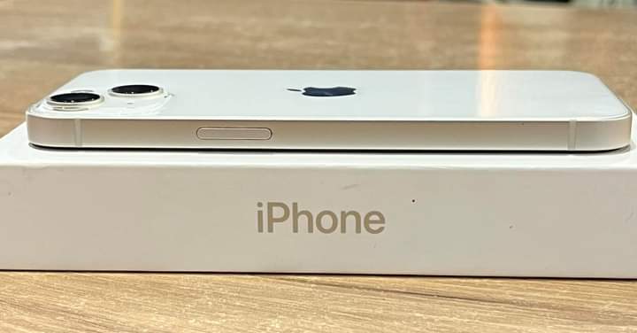 iPhone 13 128 GB Battery: 88 %   حالته ممتازة جدا بدون ملحوظات  وتربروف متفتحش ولا حصل فيه اي صيانة تماما مع العلبة بتاعته   للتواصل عالخاص او الرقم  01012077332